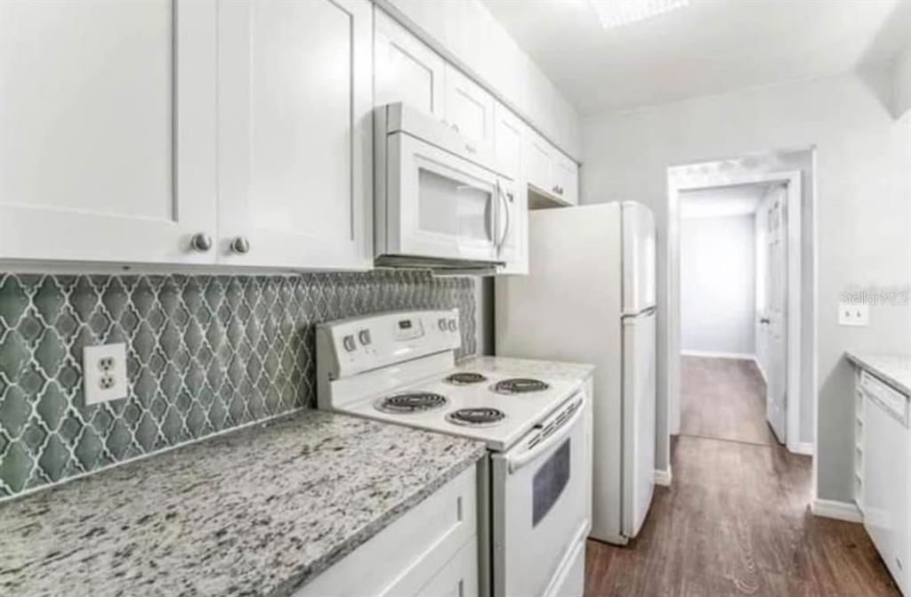 For Sale: $199,000 (2 beds, 2 baths, 1139 Square Feet)