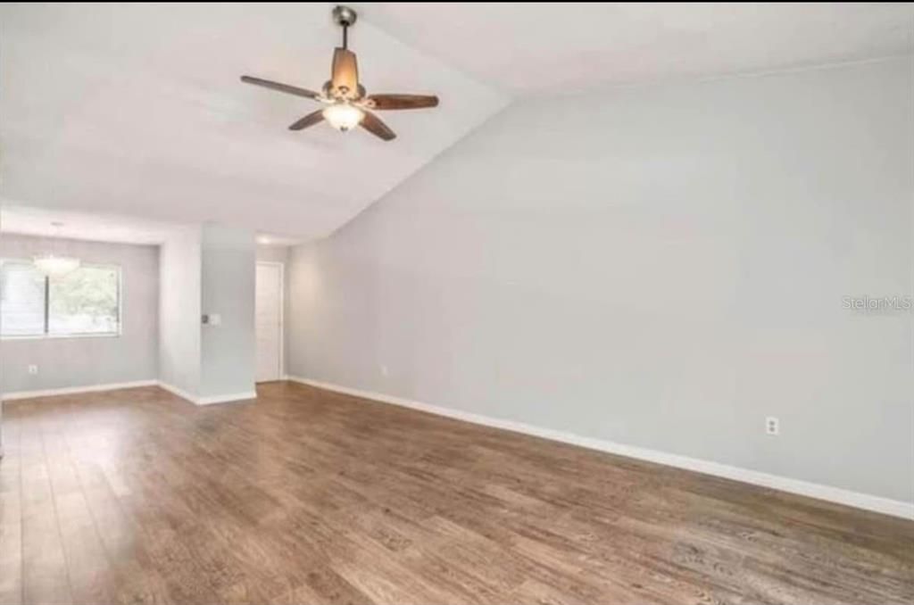 For Sale: $199,000 (2 beds, 2 baths, 1139 Square Feet)