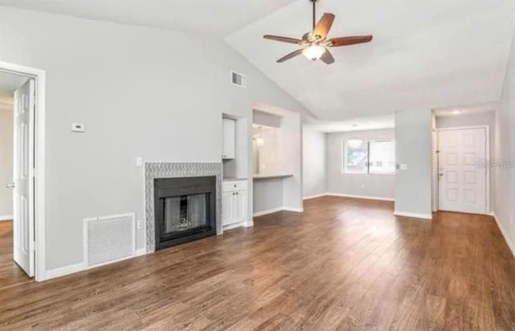 For Sale: $199,000 (2 beds, 2 baths, 1139 Square Feet)