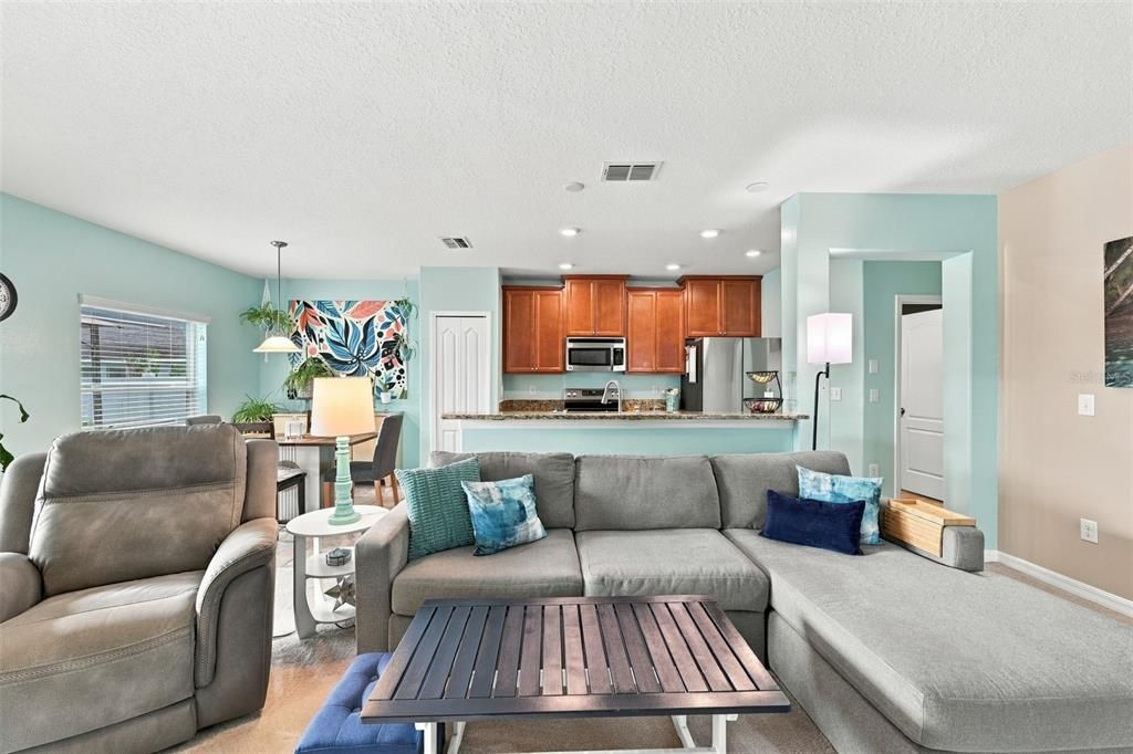For Sale: $298,000 (4 beds, 2 baths, 1761 Square Feet)