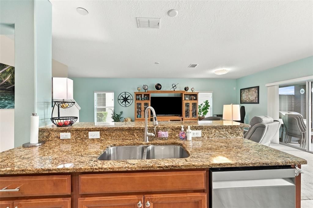 For Sale: $298,000 (4 beds, 2 baths, 1761 Square Feet)