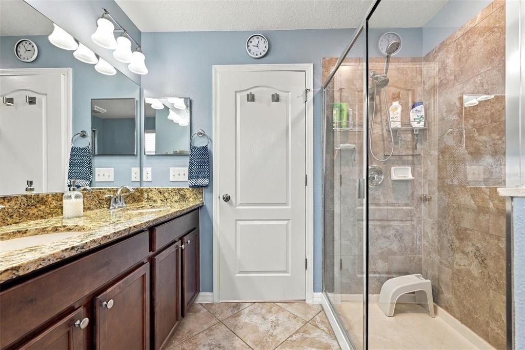 For Sale: $298,000 (4 beds, 2 baths, 1761 Square Feet)