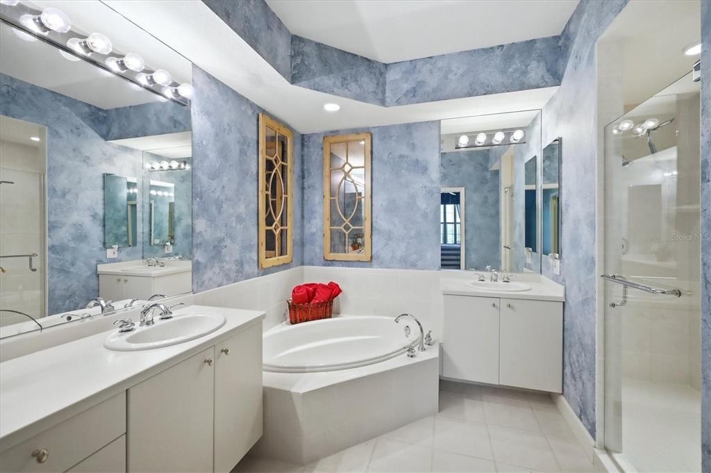 En Venta: $399,000 (3 camas, 2 baños, 1969 Pies cuadrados)