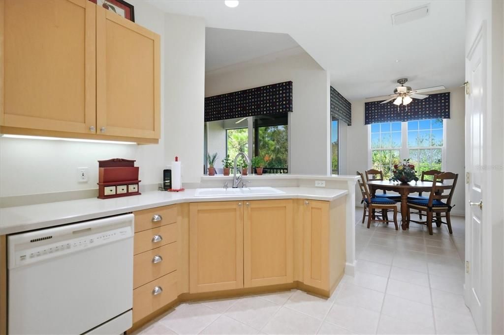 En Venta: $399,000 (3 camas, 2 baños, 1969 Pies cuadrados)