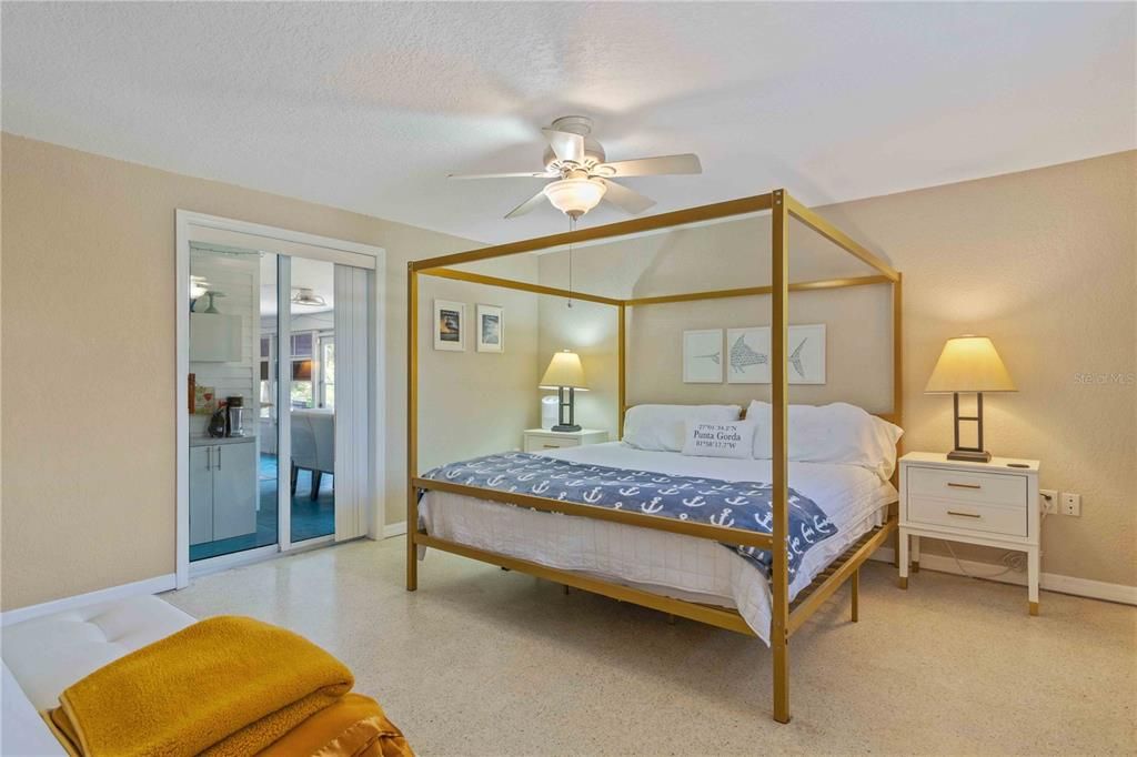 For Sale: $355,000 (2 beds, 2 baths, 1118 Square Feet)