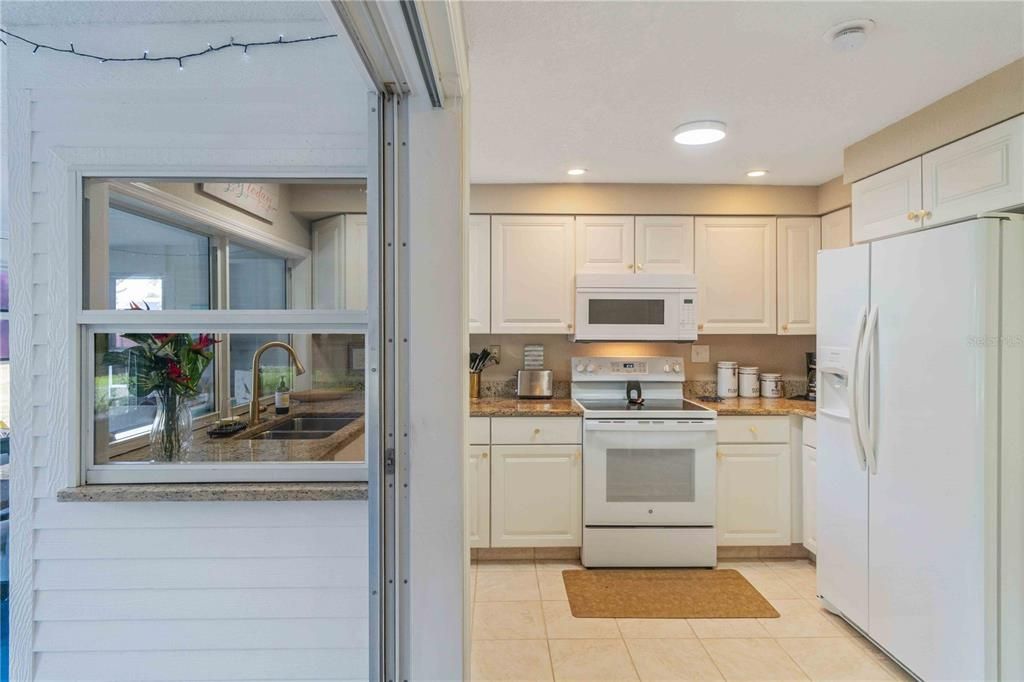For Sale: $355,000 (2 beds, 2 baths, 1118 Square Feet)