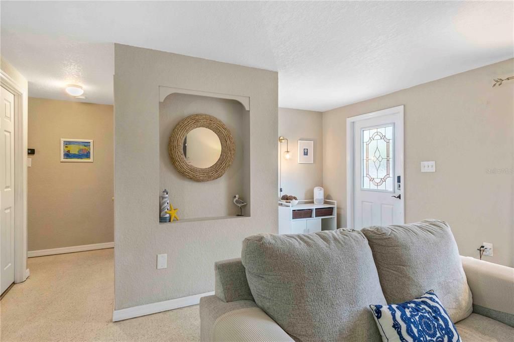For Sale: $355,000 (2 beds, 2 baths, 1118 Square Feet)