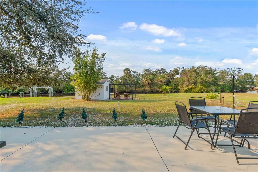 For Sale: $355,000 (2 beds, 2 baths, 1118 Square Feet)