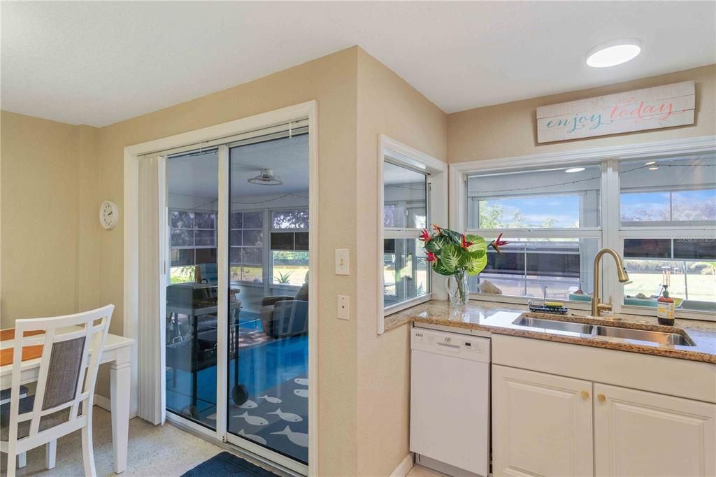 For Sale: $355,000 (2 beds, 2 baths, 1118 Square Feet)