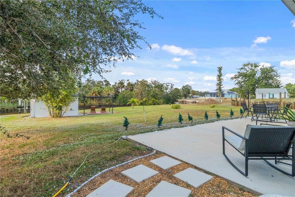 For Sale: $355,000 (2 beds, 2 baths, 1118 Square Feet)