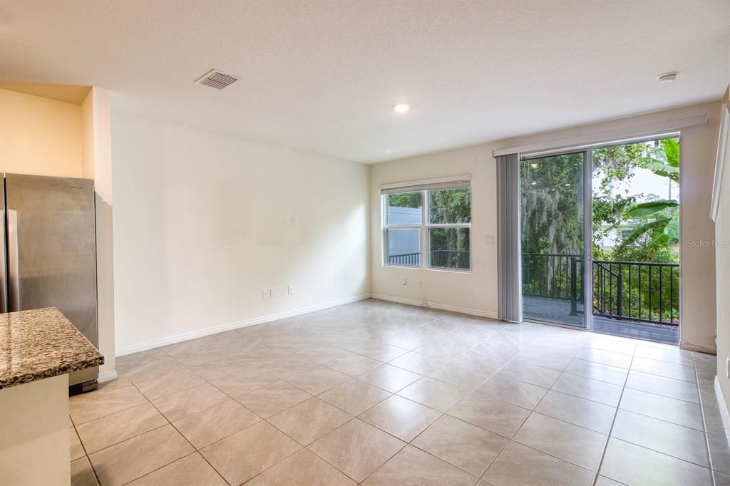 For Rent: $2,200 (3 beds, 2 baths, 1624 Square Feet)