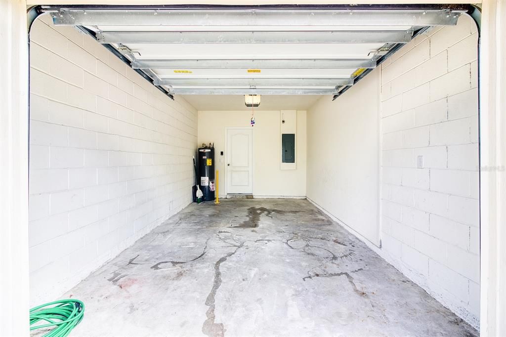 For Rent: $2,200 (3 beds, 2 baths, 1624 Square Feet)