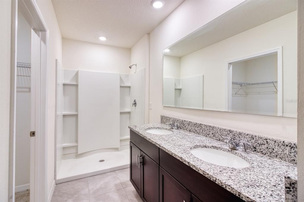 For Rent: $2,200 (3 beds, 2 baths, 1624 Square Feet)