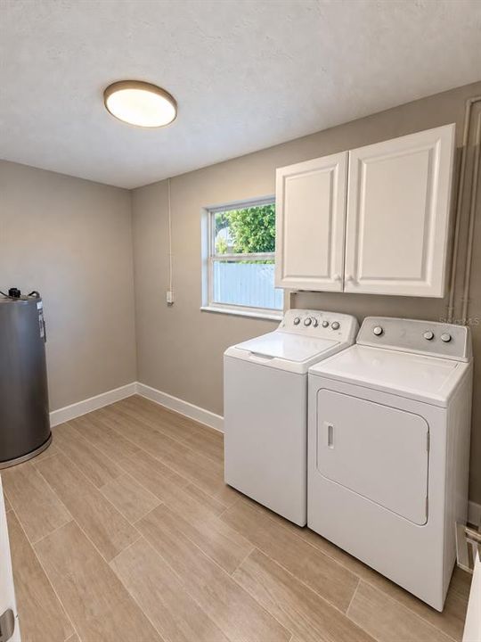 For Sale: $359,000 (2 beds, 2 baths, 1420 Square Feet)