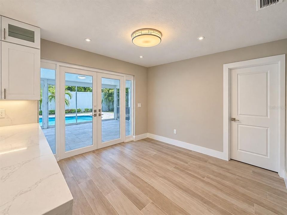 For Sale: $359,000 (2 beds, 2 baths, 1420 Square Feet)