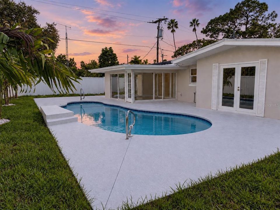 For Sale: $359,000 (2 beds, 2 baths, 1420 Square Feet)