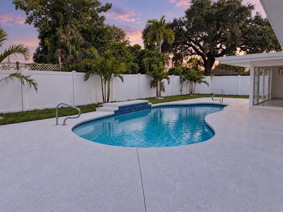 For Sale: $359,000 (2 beds, 2 baths, 1420 Square Feet)