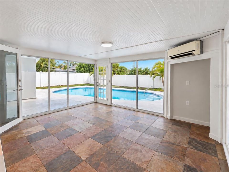 For Sale: $359,000 (2 beds, 2 baths, 1420 Square Feet)