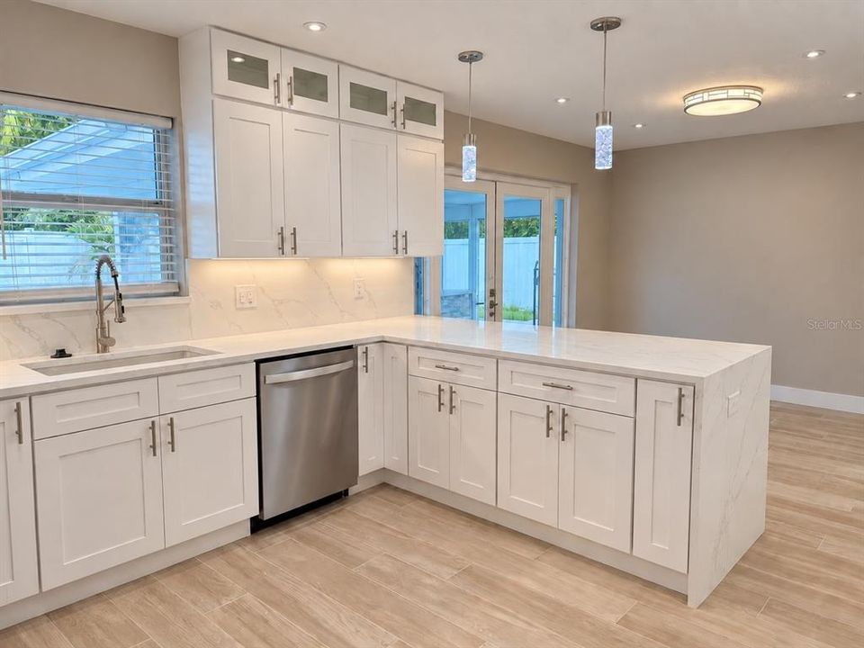 For Sale: $359,000 (2 beds, 2 baths, 1420 Square Feet)