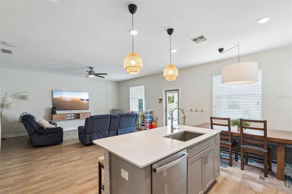 For Sale: $525,000 (3 beds, 2 baths, 2175 Square Feet)