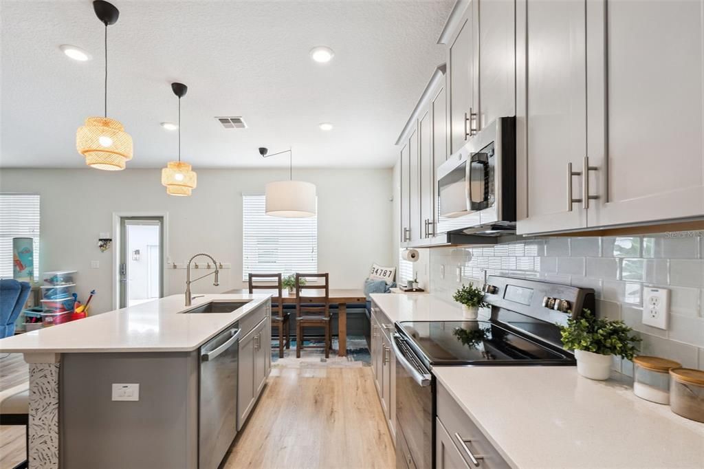 For Sale: $525,000 (3 beds, 2 baths, 2175 Square Feet)