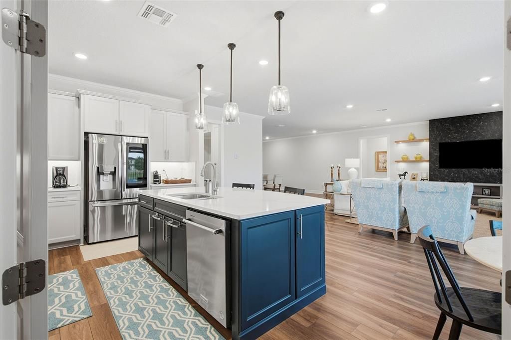 For Sale: $1,690,000 (6 beds, 4 baths, 4359 Square Feet)