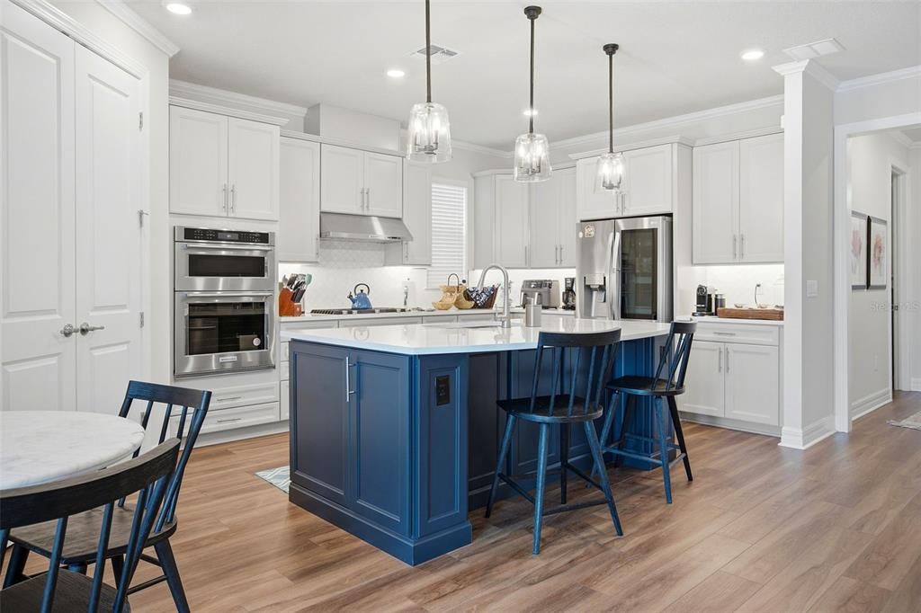 For Sale: $1,690,000 (6 beds, 4 baths, 4359 Square Feet)