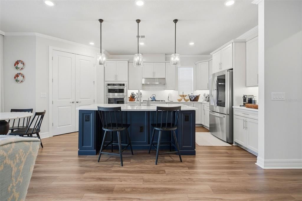 For Sale: $1,690,000 (6 beds, 4 baths, 4359 Square Feet)