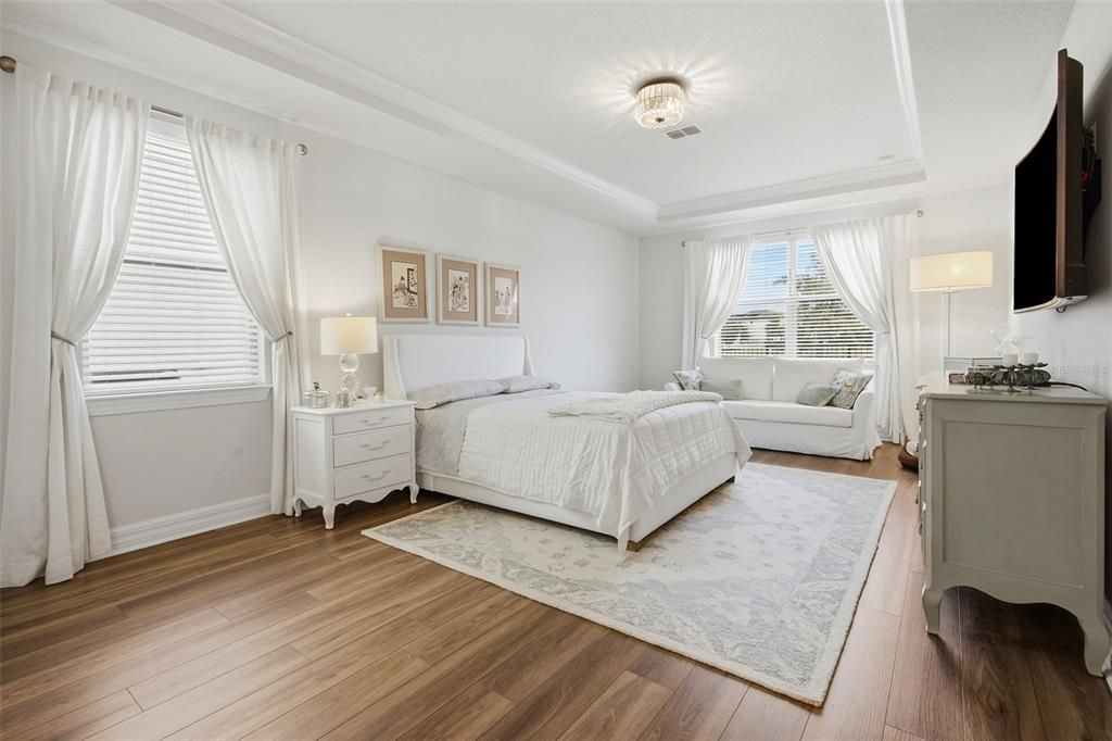 For Sale: $1,690,000 (6 beds, 4 baths, 4359 Square Feet)