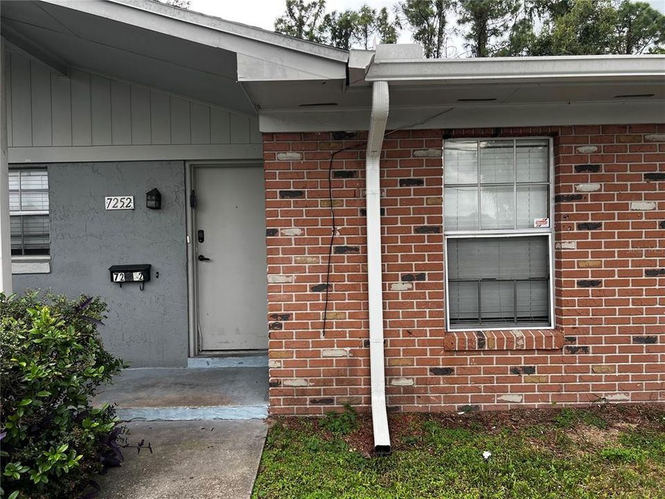 For Rent: $1,500 (2 beds, 1 baths, 971 Square Feet)