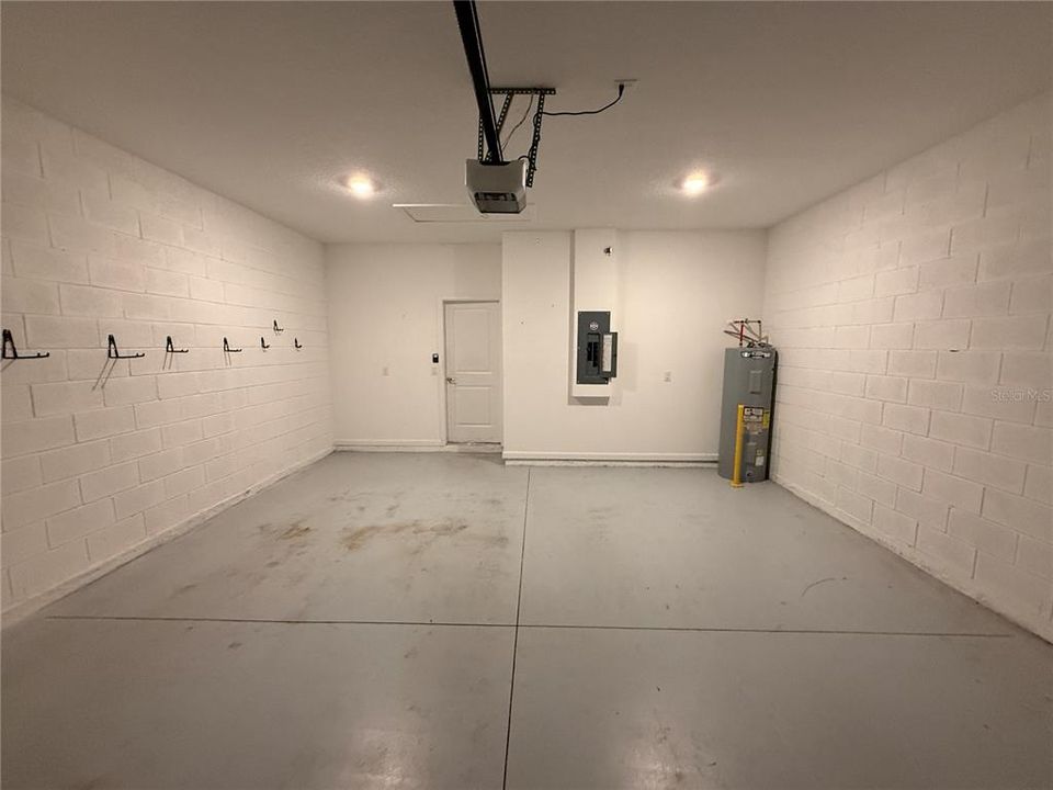 For Sale: $294,500 (2 beds, 2 baths, 1408 Square Feet)