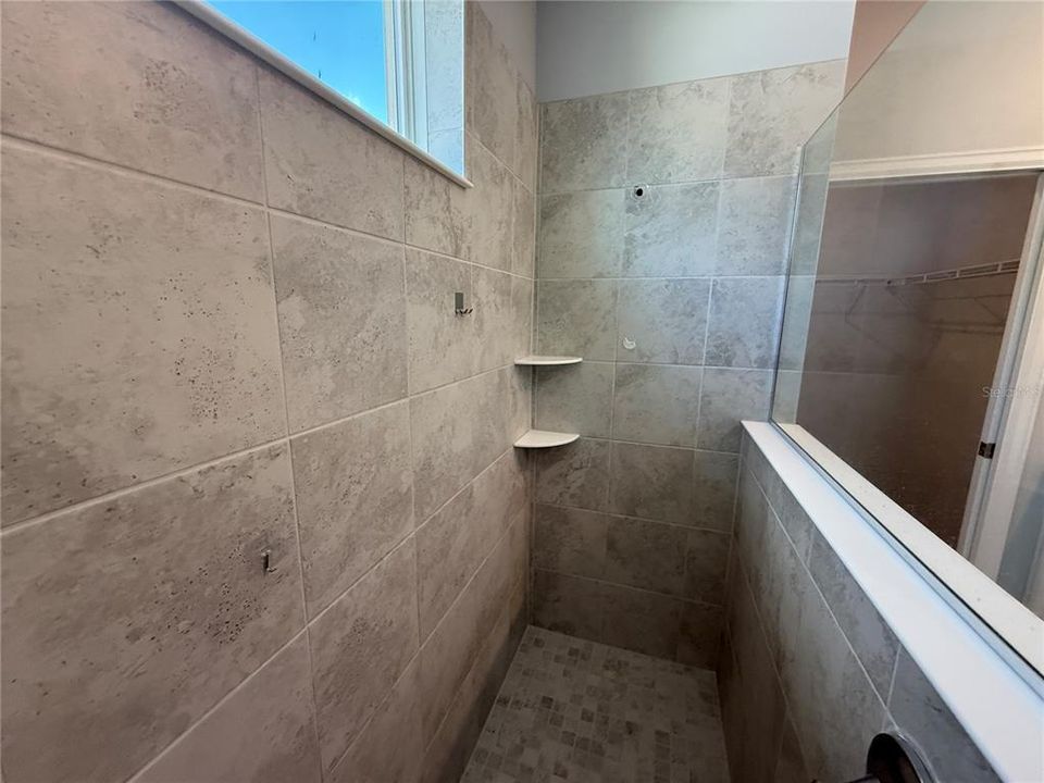 For Sale: $294,500 (2 beds, 2 baths, 1408 Square Feet)