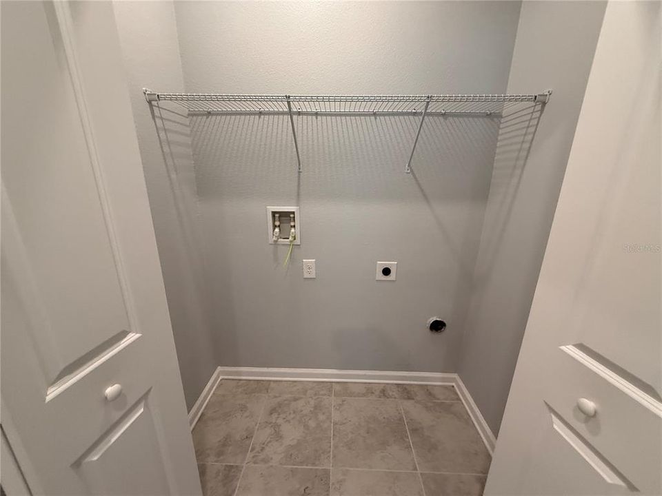 For Sale: $294,500 (2 beds, 2 baths, 1408 Square Feet)
