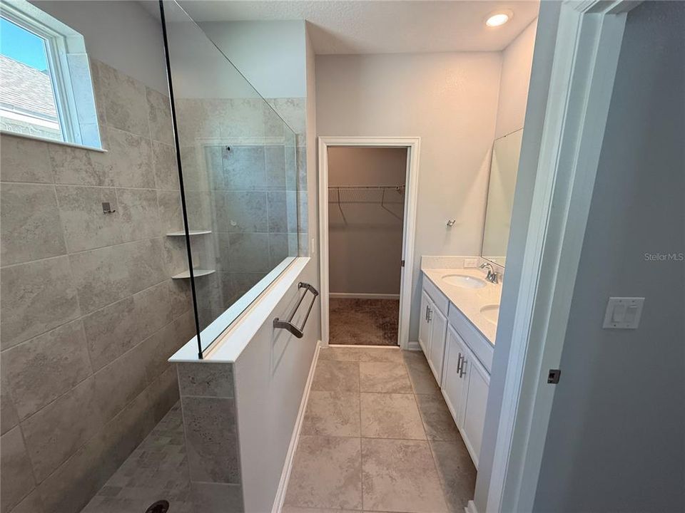 For Sale: $294,500 (2 beds, 2 baths, 1408 Square Feet)