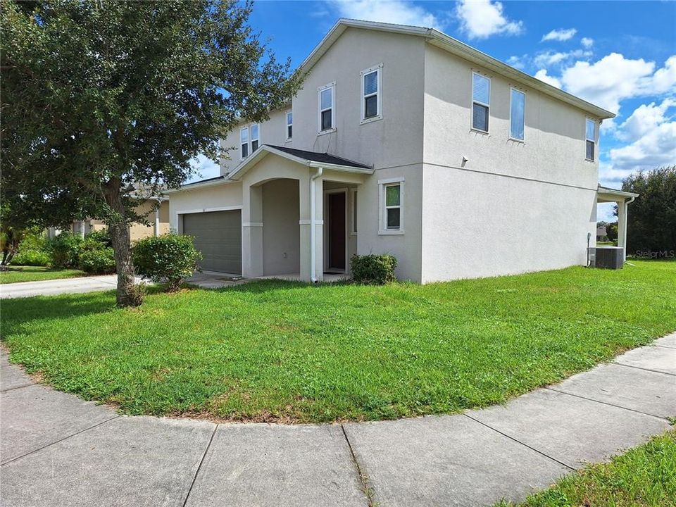 For Rent: $2,195 (3 beds, 2 baths, 2349 Square Feet)