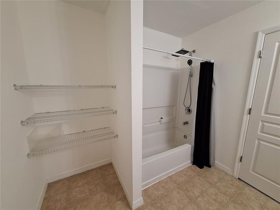 For Rent: $2,195 (3 beds, 2 baths, 2349 Square Feet)