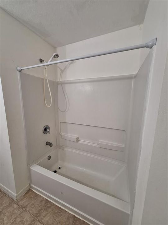 For Rent: $2,195 (3 beds, 2 baths, 2349 Square Feet)