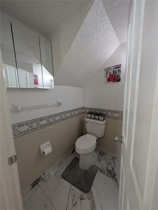 For Rent: $2,400 (3 beds, 2 baths, 1336 Square Feet)