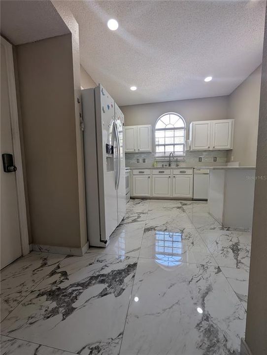 For Rent: $2,400 (3 beds, 2 baths, 1336 Square Feet)