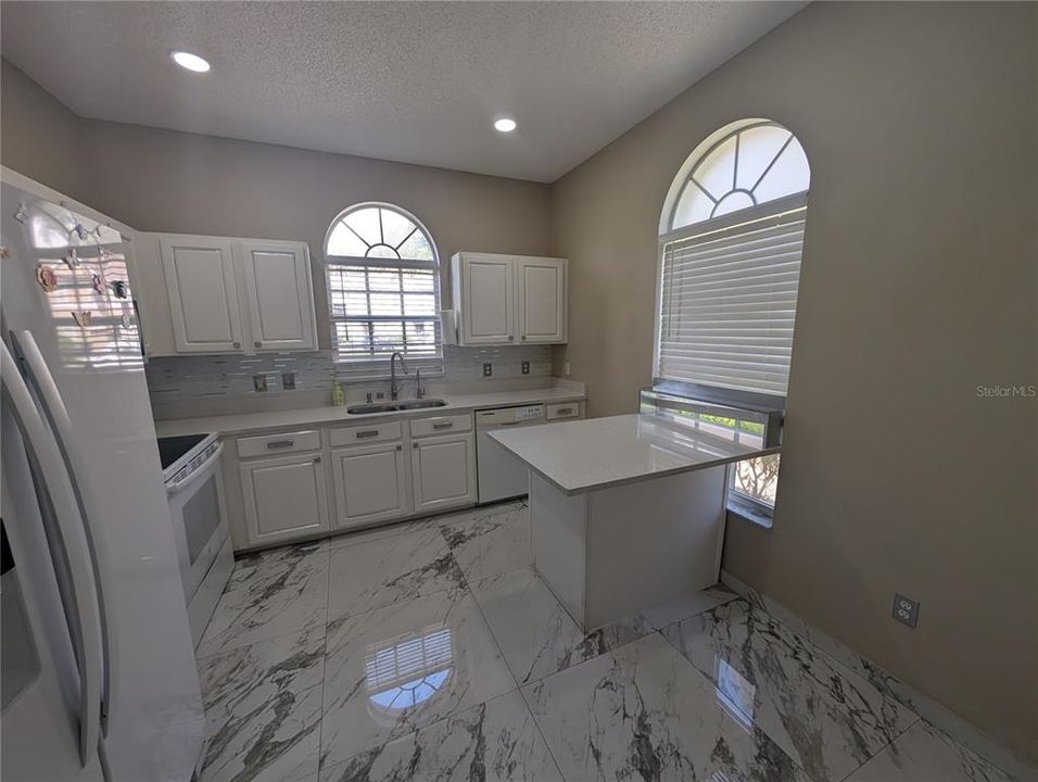For Rent: $2,400 (3 beds, 2 baths, 1336 Square Feet)