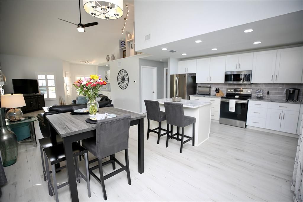 For Sale: $299,990 (2 beds, 2 baths, 1230 Square Feet)