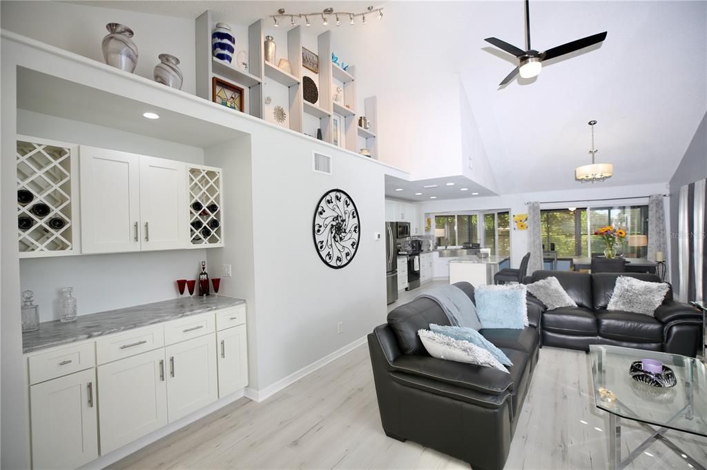 For Sale: $299,990 (2 beds, 2 baths, 1230 Square Feet)