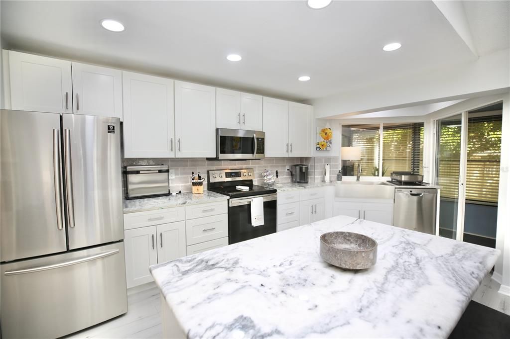 For Sale: $299,990 (2 beds, 2 baths, 1230 Square Feet)