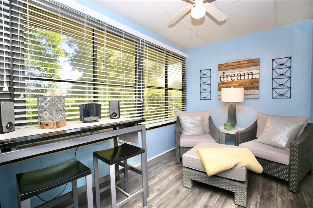 For Sale: $299,990 (2 beds, 2 baths, 1230 Square Feet)
