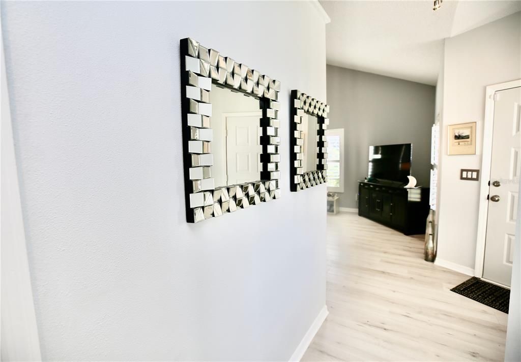 For Sale: $299,990 (2 beds, 2 baths, 1230 Square Feet)