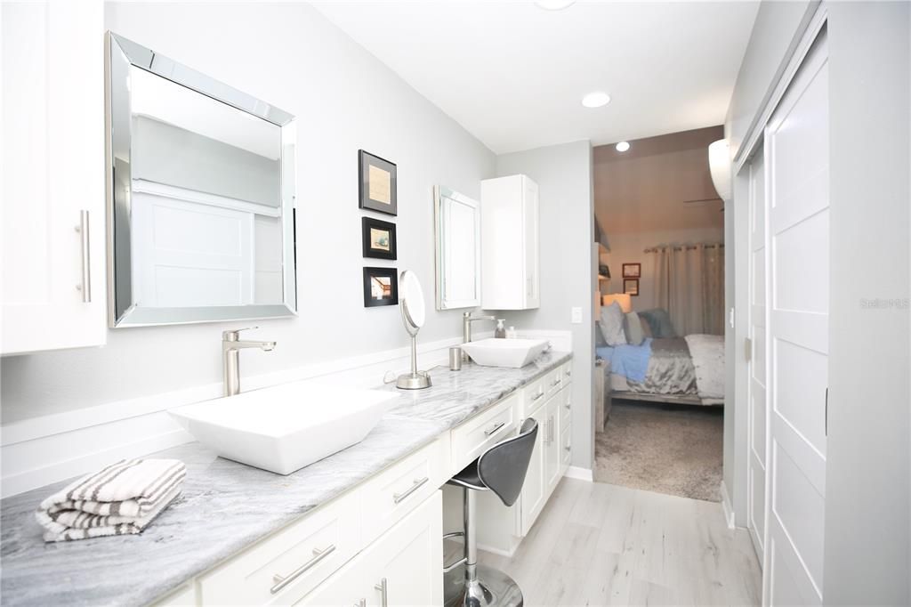 For Sale: $299,990 (2 beds, 2 baths, 1230 Square Feet)