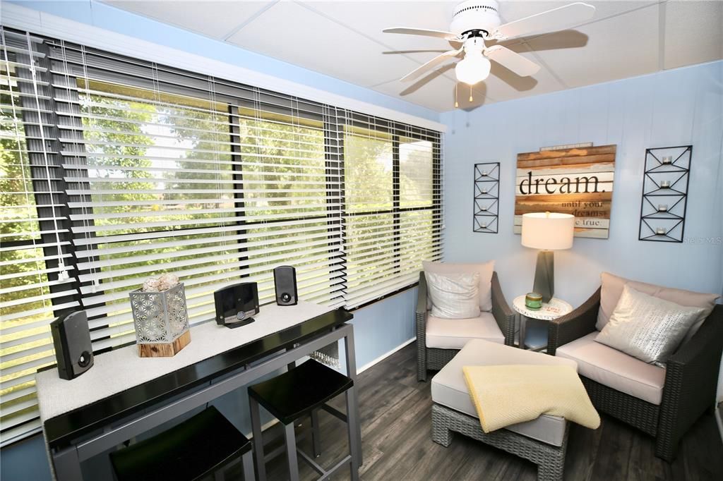 For Sale: $299,990 (2 beds, 2 baths, 1230 Square Feet)