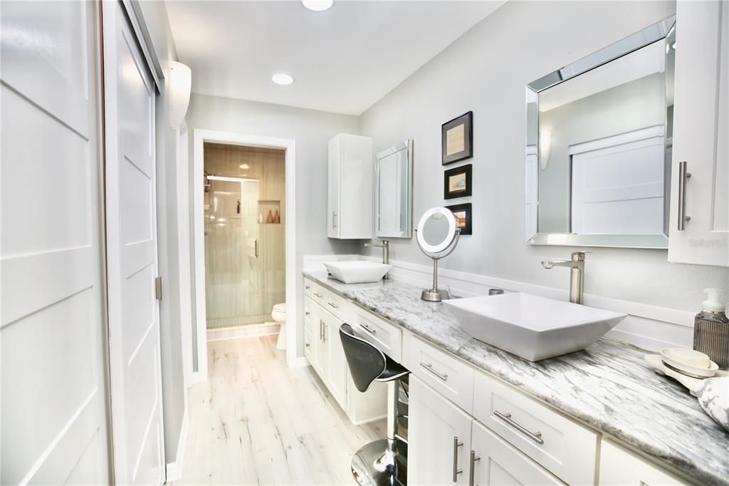 For Sale: $299,990 (2 beds, 2 baths, 1230 Square Feet)