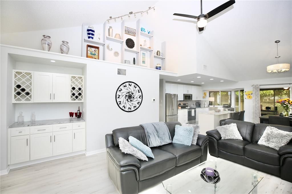 For Sale: $299,990 (2 beds, 2 baths, 1230 Square Feet)