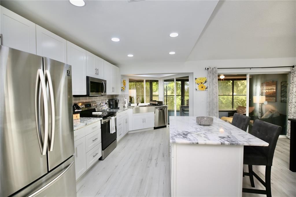 For Sale: $299,990 (2 beds, 2 baths, 1230 Square Feet)